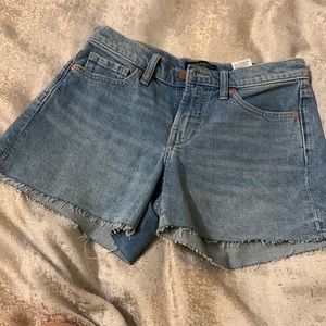 Banana Republic mid rise short